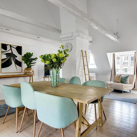 Sanders Main - Endearing Two-Bedroom Duplex Apartment With A Balcony Next To Magical Nyhavn コペンハーゲン エクステリア 写真