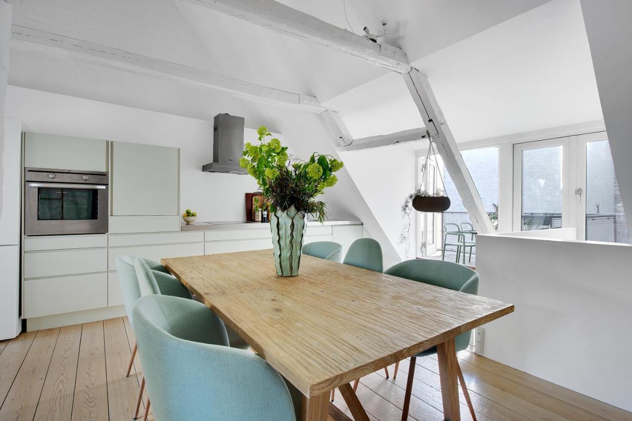 Sanders Main - Endearing Two-Bedroom Duplex Apartment With A Balcony Next To Magical Nyhavn コペンハーゲン エクステリア 写真