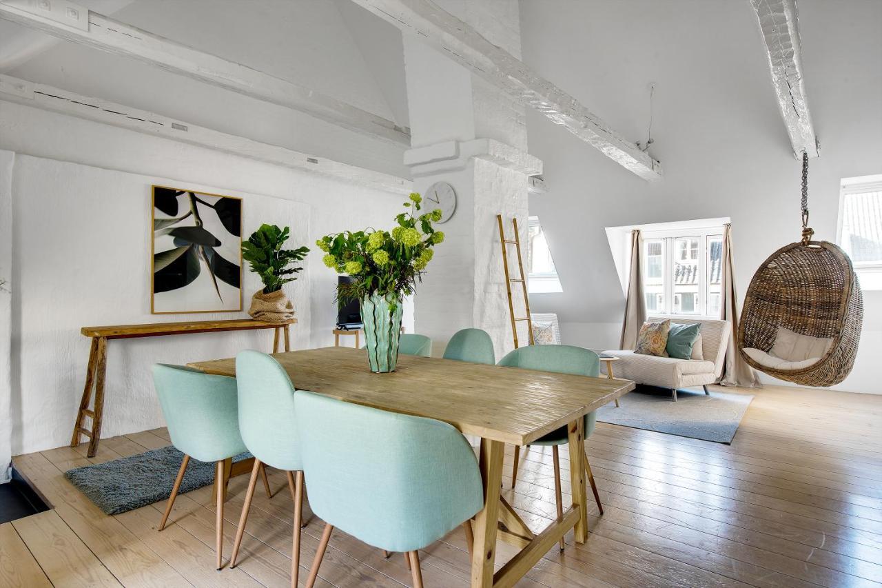 Sanders Main - Endearing Two-Bedroom Duplex Apartment With A Balcony Next To Magical Nyhavn コペンハーゲン エクステリア 写真