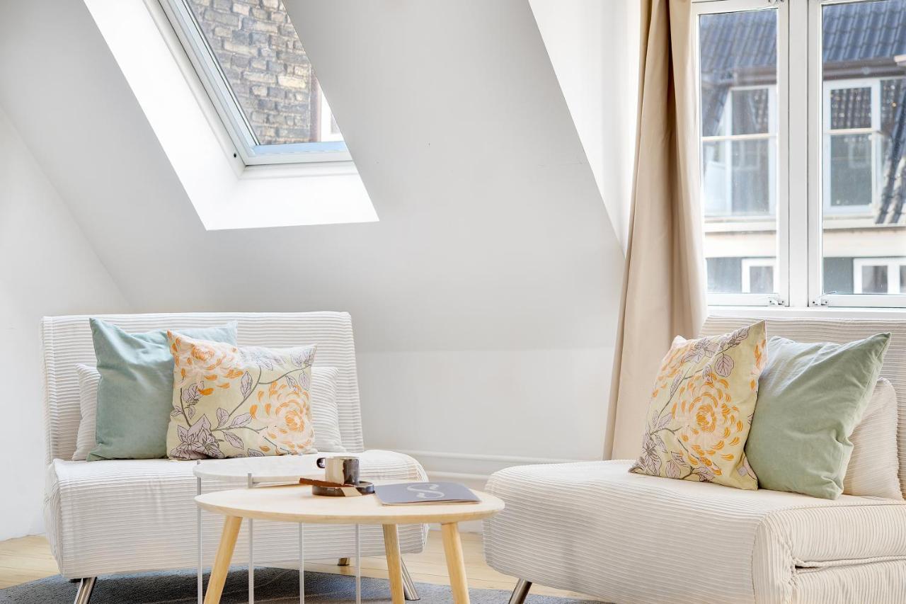 Sanders Main - Endearing Two-Bedroom Duplex Apartment With A Balcony Next To Magical Nyhavn コペンハーゲン エクステリア 写真