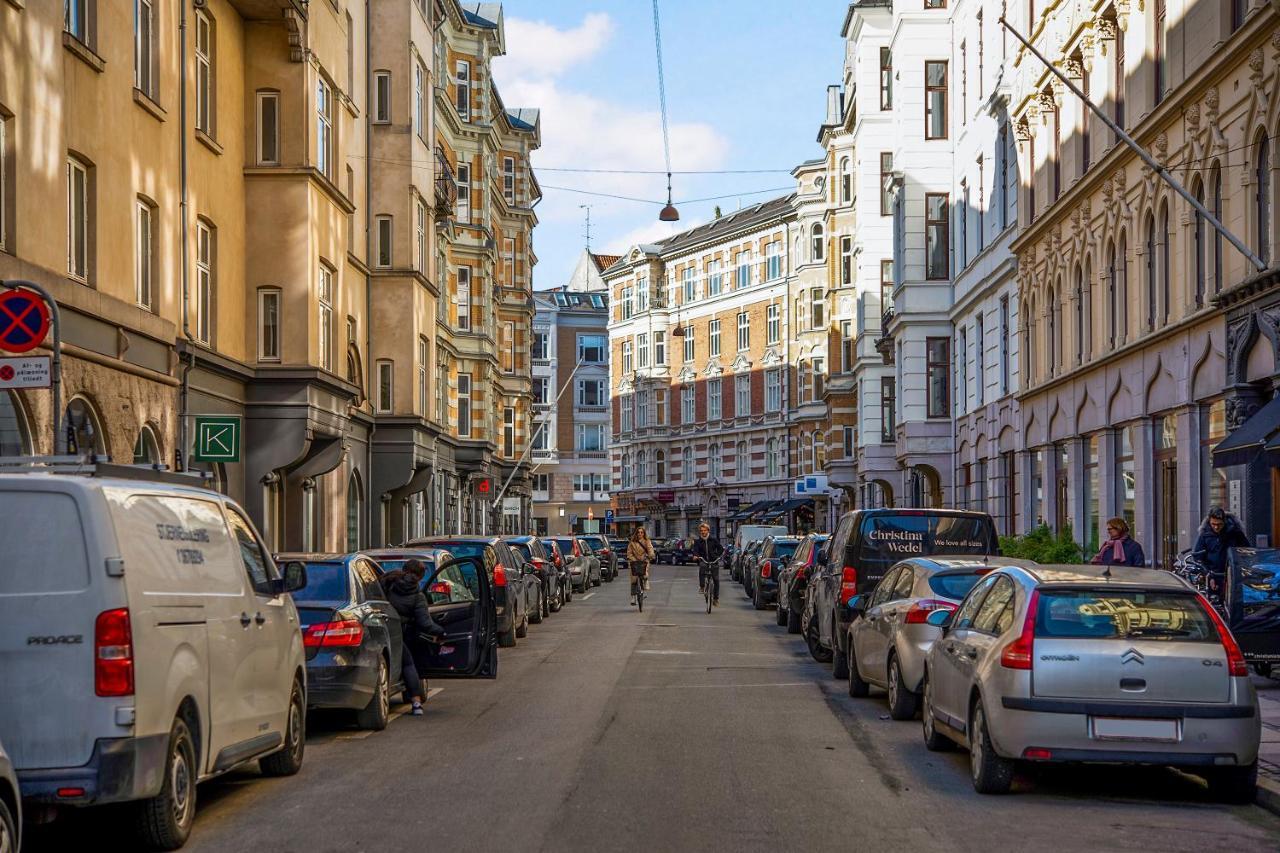 Sanders Main - Endearing Two-Bedroom Duplex Apartment With A Balcony Next To Magical Nyhavn コペンハーゲン エクステリア 写真