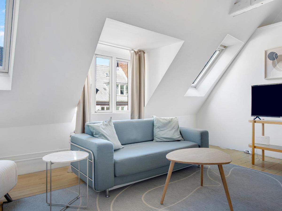 Sanders Main - Endearing Two-Bedroom Duplex Apartment With A Balcony Next To Magical Nyhavn コペンハーゲン エクステリア 写真